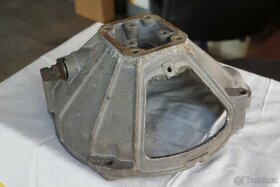 Porsche 924 zadní díl motoru - 2