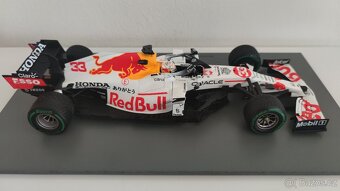 F1 Redbull RB16B Verstappen GP Turecka 2021 Spark 1:18 - 2