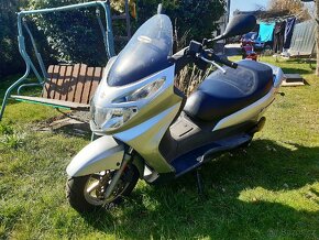 Suzuki Burgman 150 - 2
