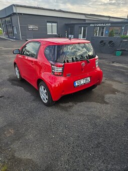 Toyota IQ - 2