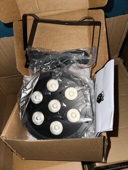 12kusů SHEHDS Par světlo LED 7x18W RGBWA - 2