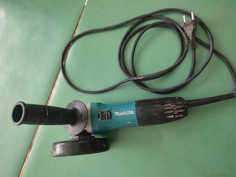 Úhlová bruska 115 makita - 2