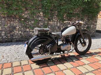 ČZ 125 T z roku 1949 s TP - 2