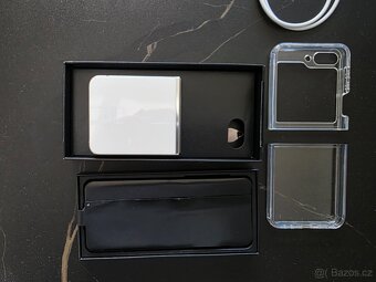 Samsung Zflip5. 256 GB Bílý. NOVÝ DISPLEJ - 2