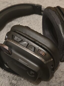 Herní bezdrátová sluchátka Logitech G935 - 2