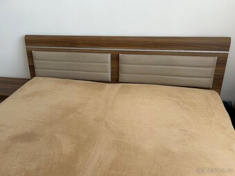 Manželská postel 180x200 + 2 ks noční stolky - 2