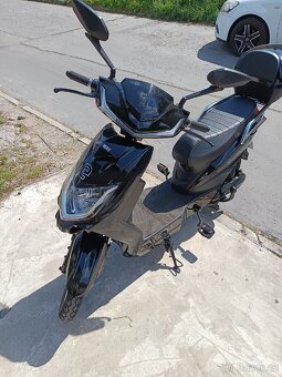 Elektroskútr bez řidičáku - 2