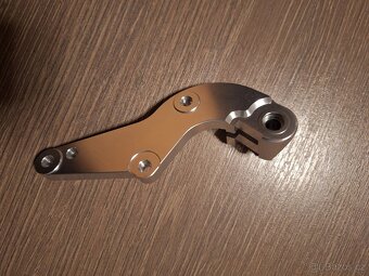 Brzdový adaptér na 320mm kotouč - 2