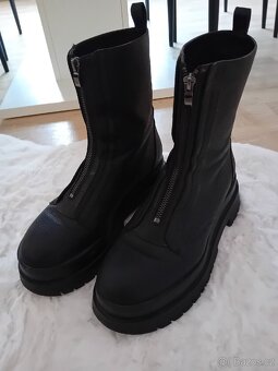 Dámské kotníkové boty Bershka vel.39 - 2