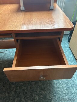 Počítačový stůl - 2