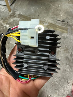 Regulátor dobíjení Apilia Pegaso 650 BMW F650 - 2