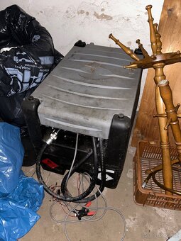 Nádrž na naftu - 2