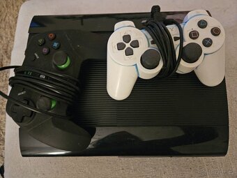 PlayStation 3 Super Slim 500 GB + 2 ovladače + 5 her - 2