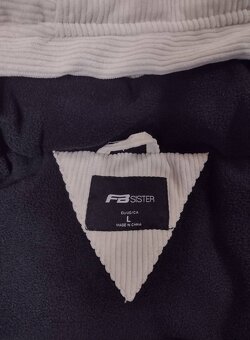 Zateplená vesta s kapucí - 2