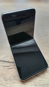 Prodám Samsung Galaxy Flip 5 - 2