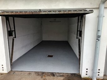 Pronájem garáže HK - 2