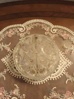 skleněný aranžér květin - 2