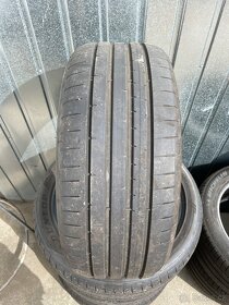 225/45R18 - 2