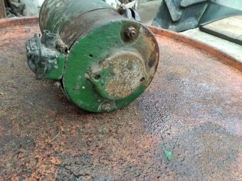 Prodám dynamo na ZETOR25 i s rakvičkou - 2