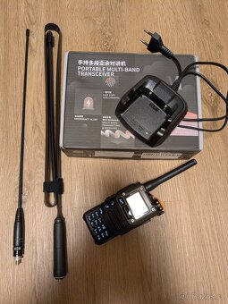 Quansheng UV-K6 s příslušenstvím - 2