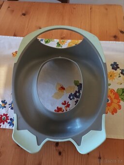 DĚTSKÉ SEDÁTKO - 2