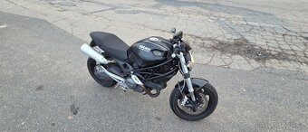 Ducati Monster 696 - 2