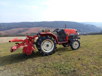 Prodám malotraktor YANMAR F7D 16hp rezervace - 2