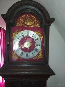 Prodám staré patrové gotické hodiny z roku 1778, bicí hodiny - 2