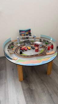 Dřevěná dráha - KidKraft Disney Cars 3 závodní okruh Florida - 2