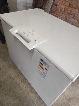Pultový mrazák 300l elektrolux - 2