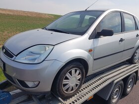 Ford Fiesta 1.4i - bez koroze - díly z vozu - 2