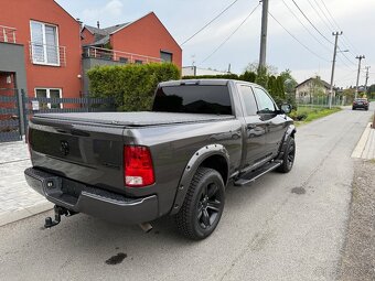 DODGE RAM CLASSIC PENTASTAR 6 míst - 2