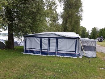 Celoroční Předstan ke karavanu s altanem a garáží - 2