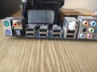 Základní deska Gigabyt GA-P35-DS3R+intel core 2 duo+DDR2 2GB - 2