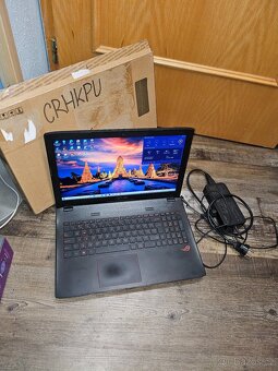 Prodam tento Herni notebook Asus ROG (full hd 1080p) - 2