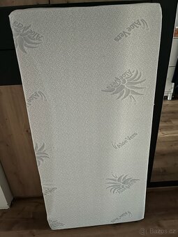 Matrace do dětské postýlky 60x120cm + chránič + prostěradla - 2
