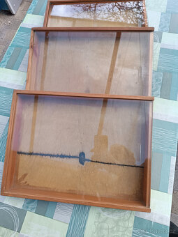 Výstavní box-dřevený proskleny - 2