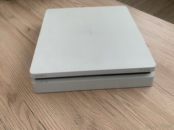 Ps4 slim 500gb s originální krabicí - 2