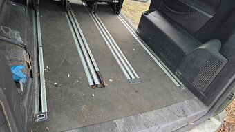 VW T5 Multivan - zadní sedačka a ližiny - 2