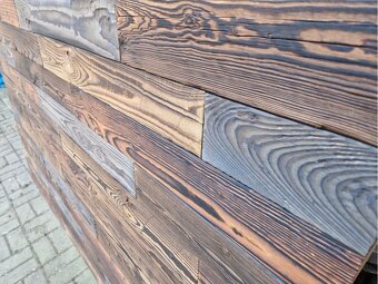 Dřevěný obklad výcebarevný - 2