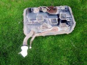 Hyundai nárazník, nádrž, světla - 2