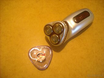 Holící strojek - 2