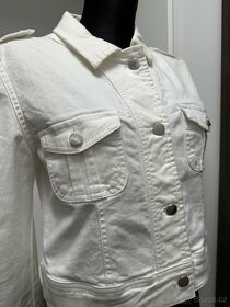 Bílá džínová bunda se širokými rukávy - 2