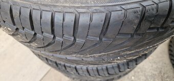 295/40R20 - 2