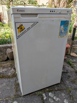 Krásný funkční mrazák - Levně - 2