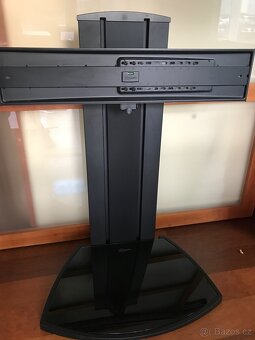 Stojan na televizi Vogel´s EFF - 2