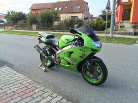 Rozprodam na nahradni dily KAWASAKI ZX6R - 2