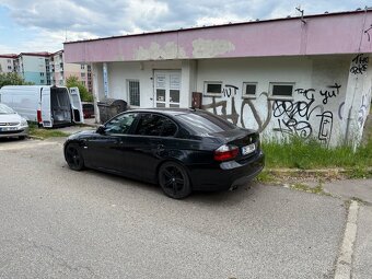 Bmw e90 325i - 2