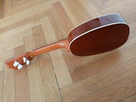 Sopranove "pinapple" ukulele masivni mahagon - 2