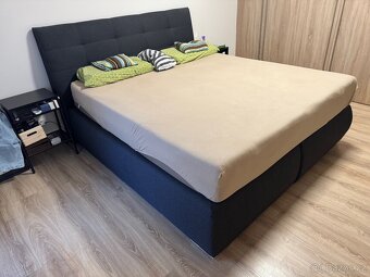 Kvalitní postel Boxspring s matracemi - 2
